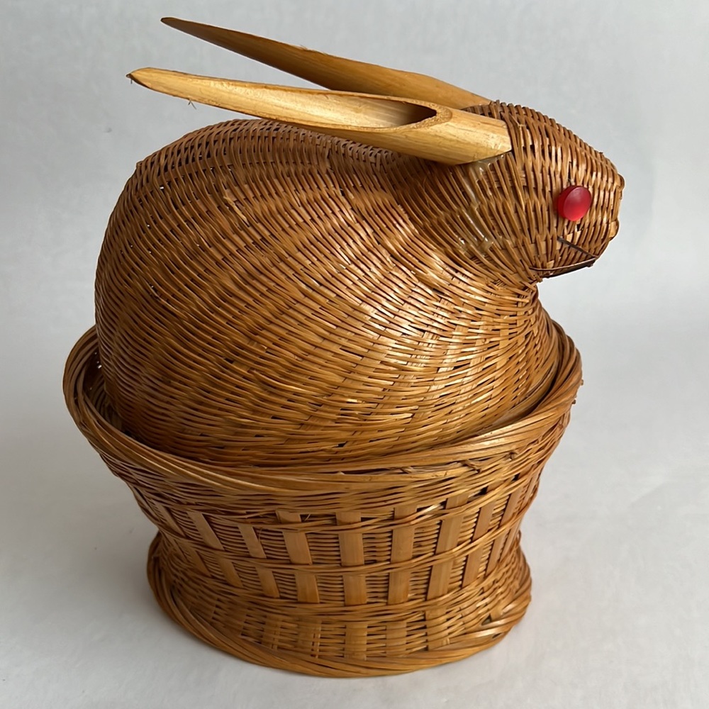 Vintage Rabbit Wicker Basket - Picture 4 of 10
